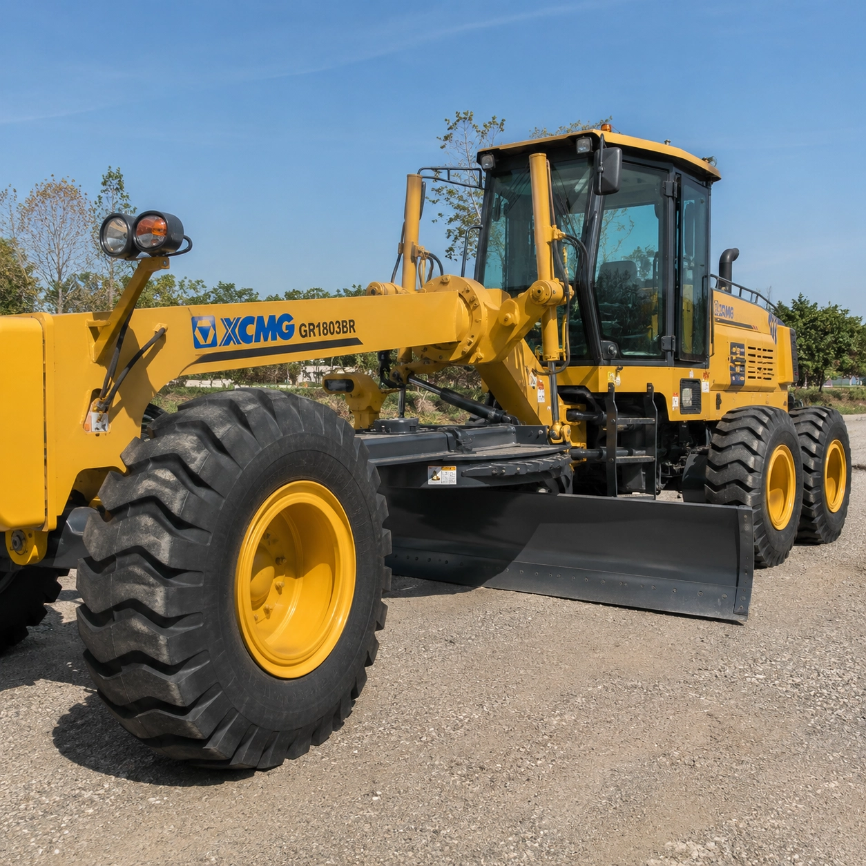 Motoniveladora XCMG GR1803BR para Locação em Abadia dos Dourados/MG