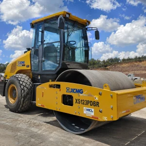 Rolo Compactador XCMG XS123PDBR para Locação em Nova Ponte/MG