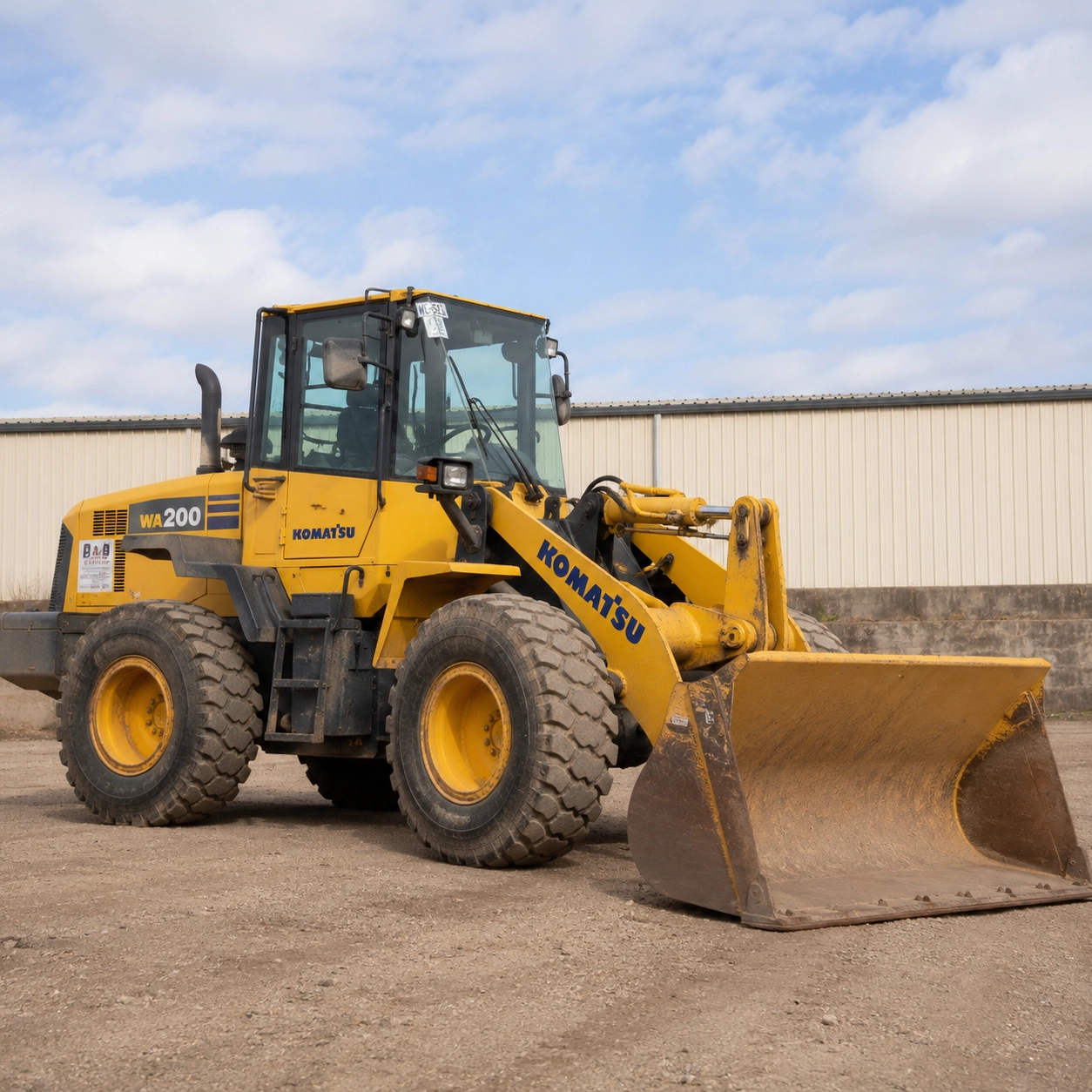 Pá Carregadeira Komatsu WA200-5 para Locação em Gurinhatã/MG